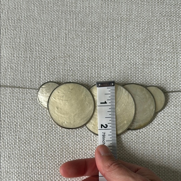 Culture Shell Necklace - Picture 11 of 12